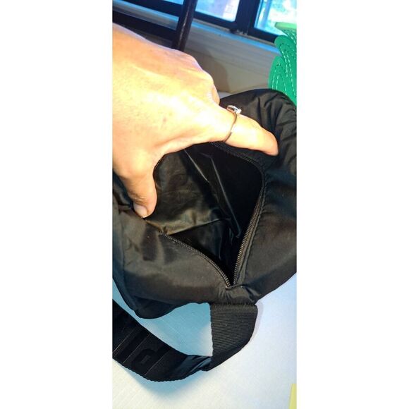 VS Pink Pineapple Cooler Bag - Picture 3 of 4